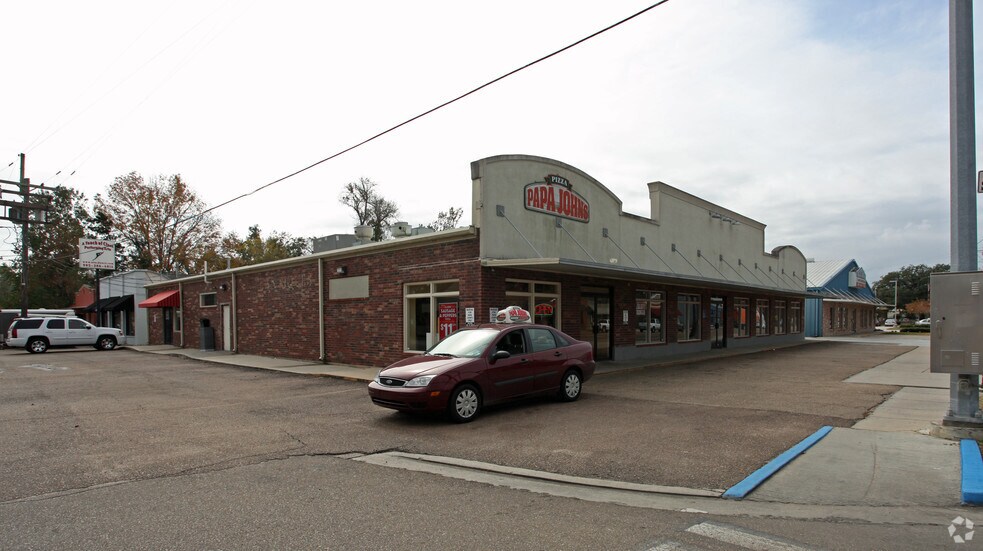 More Photos Of 201-207 W Pine St, Ponchatoula Freestanding For Lease
