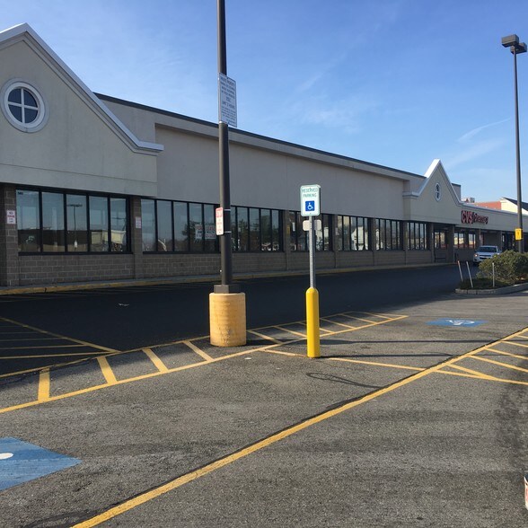 More Photos Of 575-585 Taunton Ave, East Providence Unknown For Lease