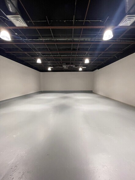 More Photos Of 2020 New Jersey Ave, Haddon Heights Light Distribution For Lease