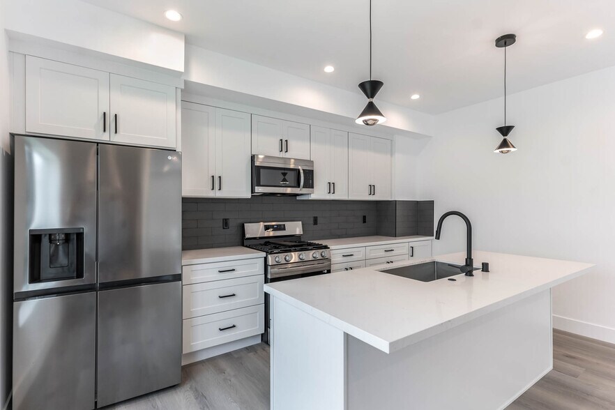 More Photos Of 21719 Hart St, Canoga Park Apartments For Sale