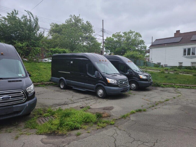 More Photos Of 1440 E 99th St, Brooklyn Medical For Sale