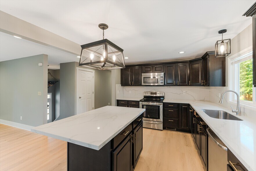 More Photos Of 2706 SE Spruce St, Hillsboro Healthcare For Sale