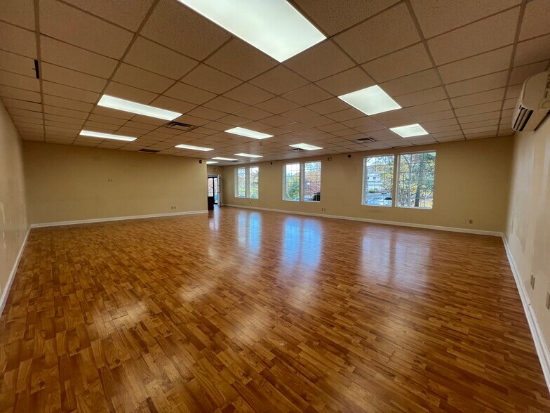 More Photos Of 887 Main St, Monroe Office Residential For Lease