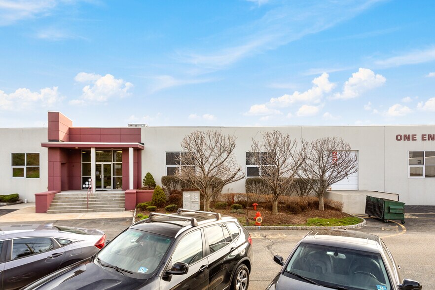 More Photos Of 1 Entin Rd, Clifton Manufacturing For Lease