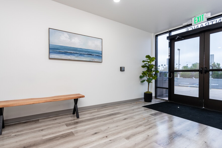 More Photos Of 22 W 35th St, National City Medical For Lease