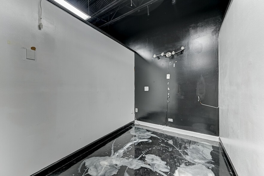 More Photos Of 324 Fm-1960 Rd, Houston General Retail For Sale