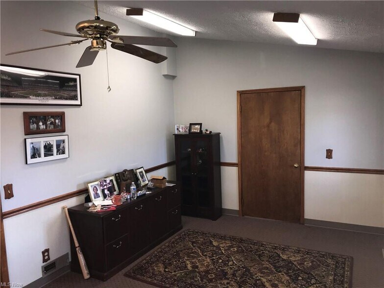 More Photos Of 2918 Plymouth Ave, Rocky River Office For Sale