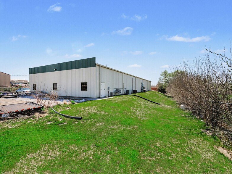 More Photos Of 21909 R & R Rd, Gretna Warehouse For Sale