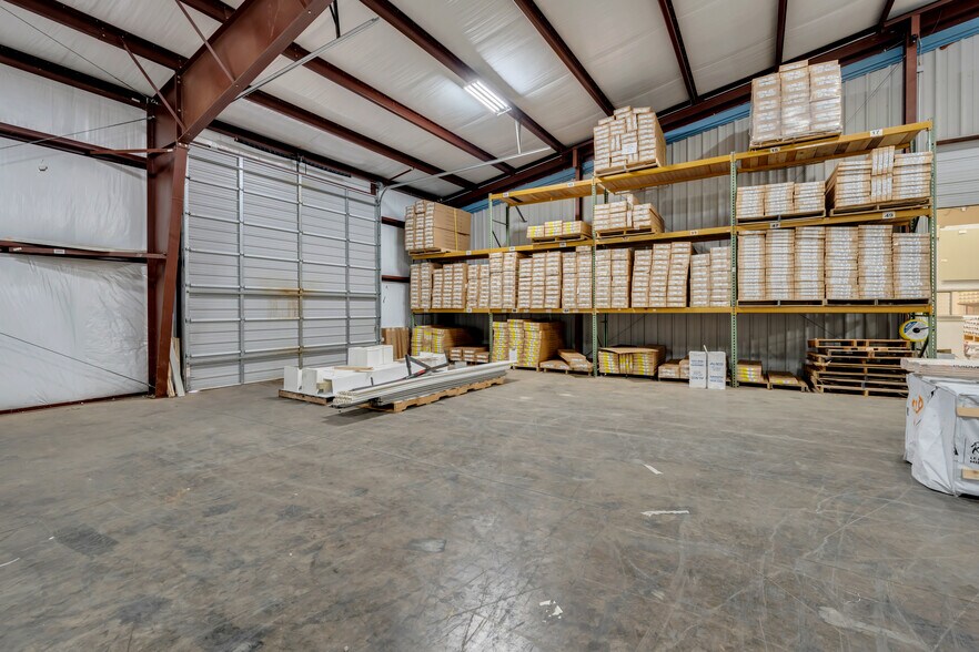 More Photos Of 25 Woodbury Hwy, Manchester Freestanding For Lease