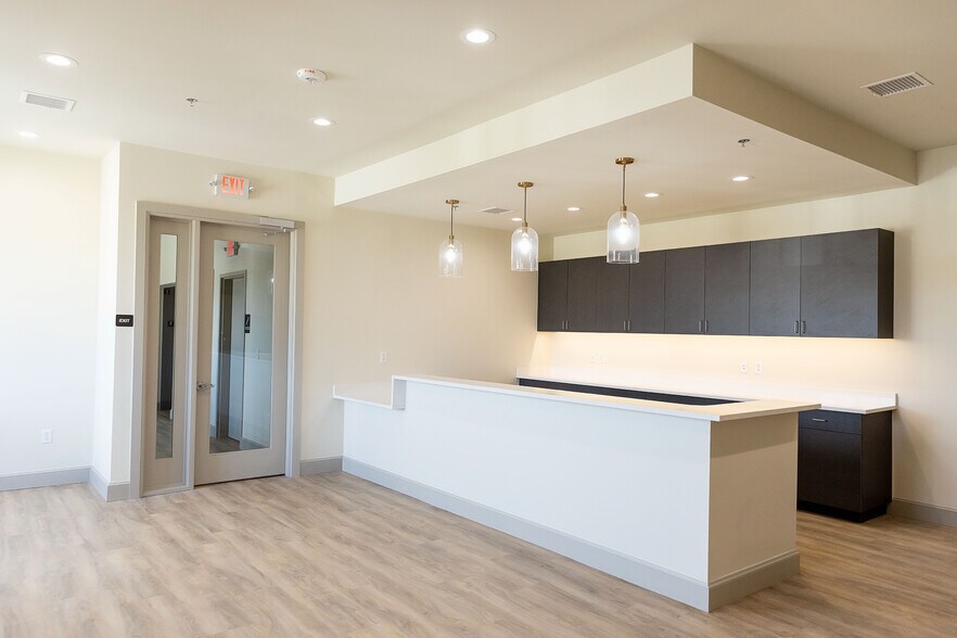 More Photos Of 3030 NW 164th, Edmond Medical For Lease