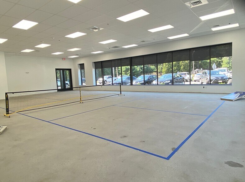 More Photos Of 760 Main St, Wilmington Light Manufacturing For Lease