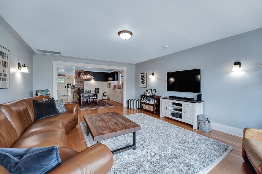 More Photos Of 8325-8337 SE 17th Ave, Portland Freestanding For Sale