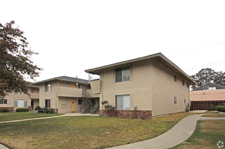 More Photos Of 948 Lupin Dr, Salinas Apartments For Sale