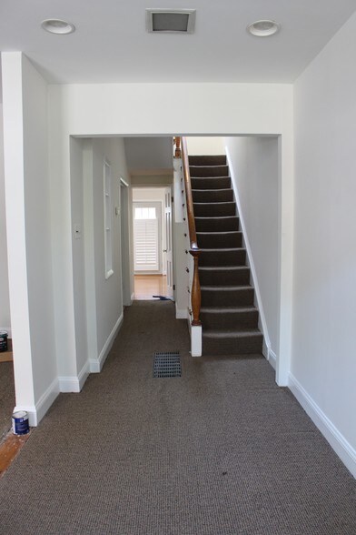 More Photos Of 1804 T St NW, Washington Office For Lease