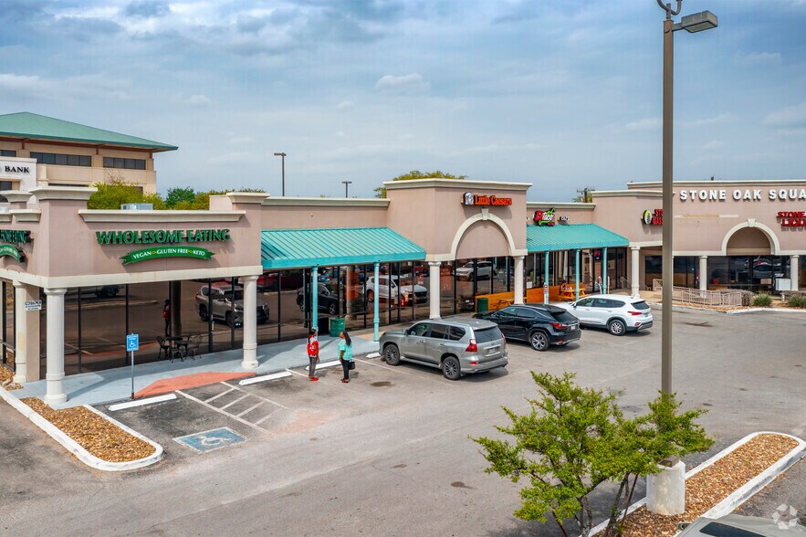 More Photos Of 19202 Stone Oak Pky, San Antonio Storefront Retail Office For Lease