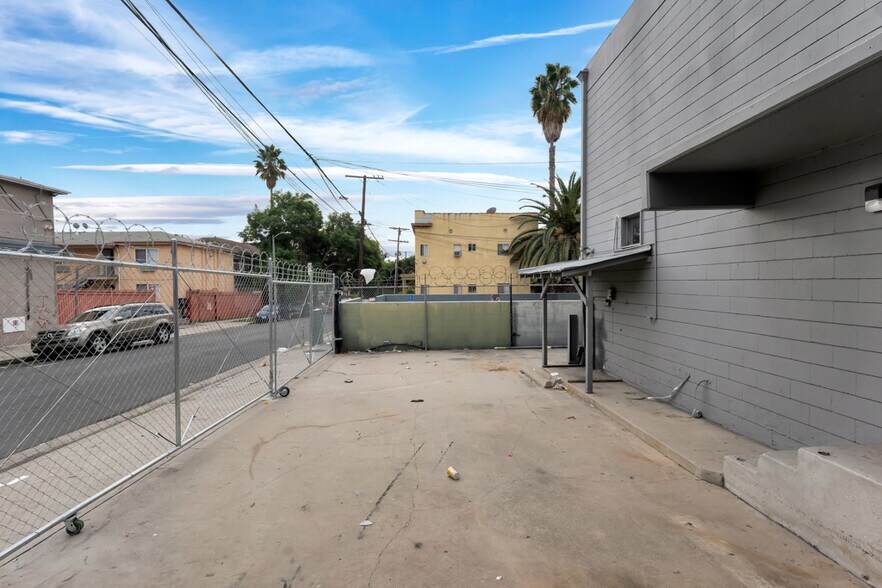 More Photos Of 7176 W Sunset Blvd, Los Angeles Storefront Retail Office For Sale