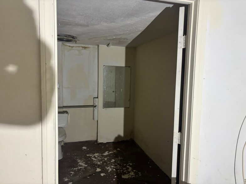 More Photos Of 3761 Royal Crest St, Las Vegas Office Residential For Sale