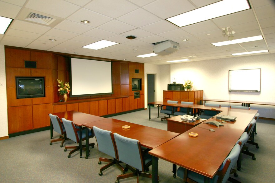 More Photos Of 322 E Main St, Branford Medical For Lease