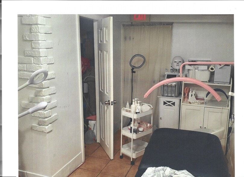 More Photos Of 1686-1700 Central Park Ave, Yonkers Storefront Retail Office For Lease