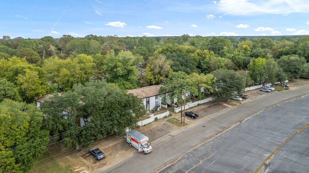 More Photos Of 3701-3743 Wesley Dr, Montgomery Apartments For Sale