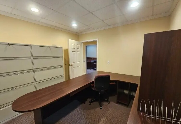 More Photos Of 32 Church St, Flemington Office Residential For Lease