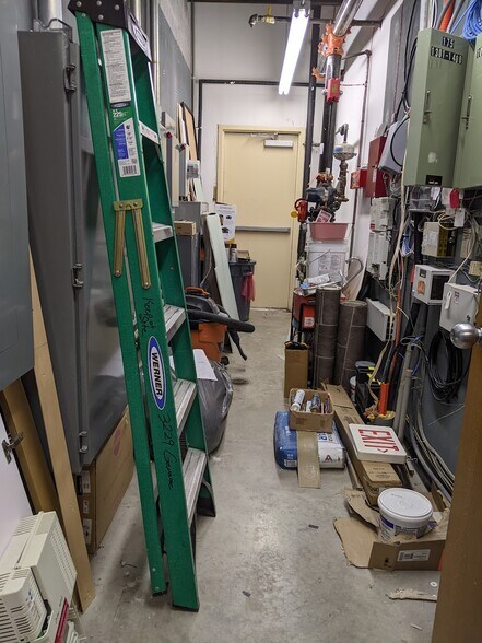 More Photos Of 3229 E Genesee St, Syracuse Medical For Sale