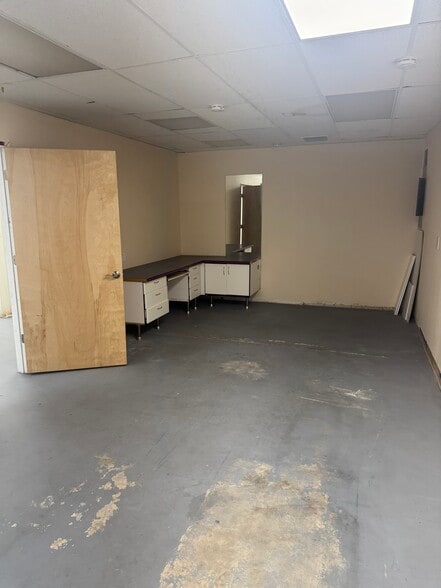 More Photos Of 1002 Manatee Ave, Bradenton Freestanding For Lease