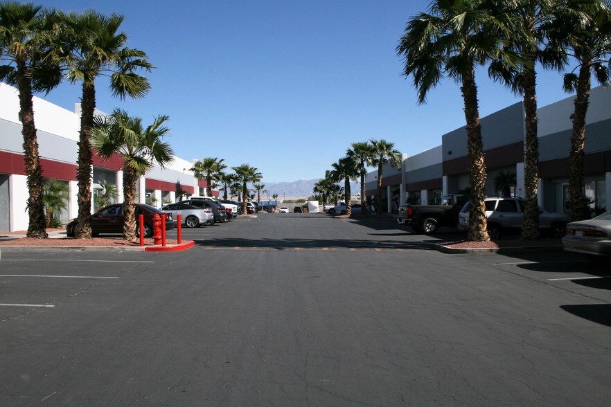 More Photos Of 4710 W Dewey Dr, Las Vegas Manufacturing For Lease