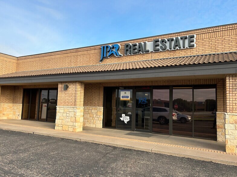 More Photos Of 4718 S Loop 289, Lubbock Office Residential For Lease
