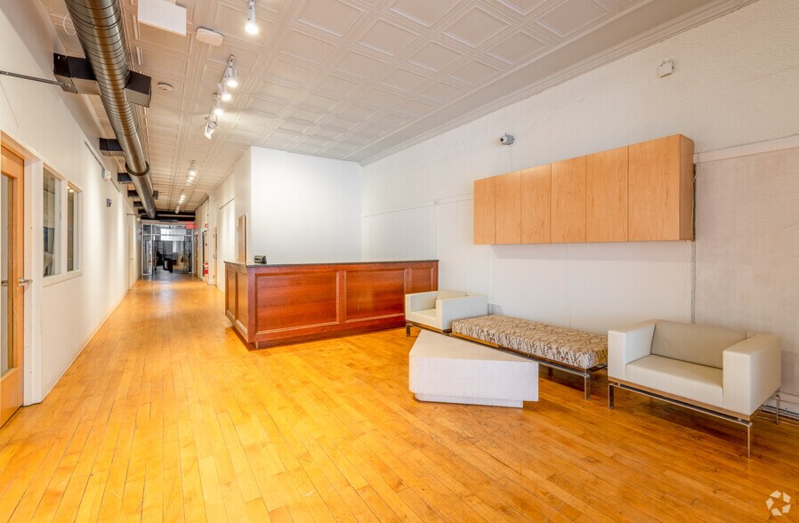 More Photos Of 266-278 Moody St, Waltham Office For Sale