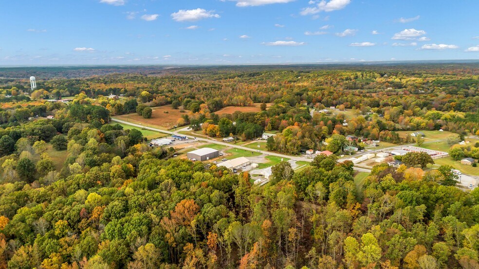 More Photos Of 4842 Highway 100, Lyles Restaurant For Lease