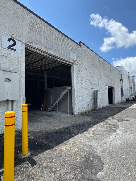 More Photos Of 12105 Acton Ln, Waldorf Warehouse For Lease