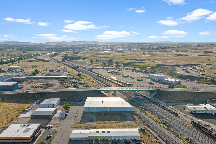 More Photos Of 888 Antler Dr, Casper Warehouse For Lease