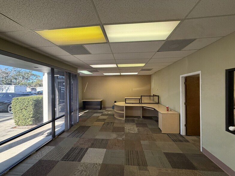 More Photos Of 9225 Ulmerton Rd, Largo Light Manufacturing For Sale