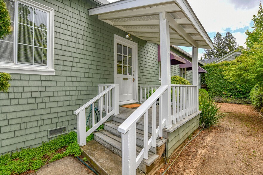 More Photos Of 1200 Jefferson St, Napa Office For Sale