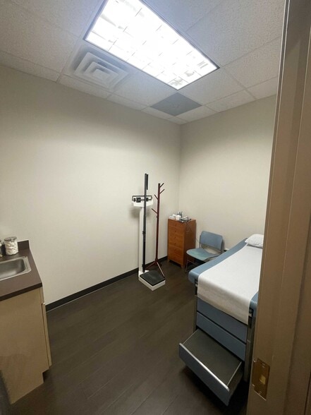 More Photos Of 2500 W William Cannon Dr, Austin Medical For Lease