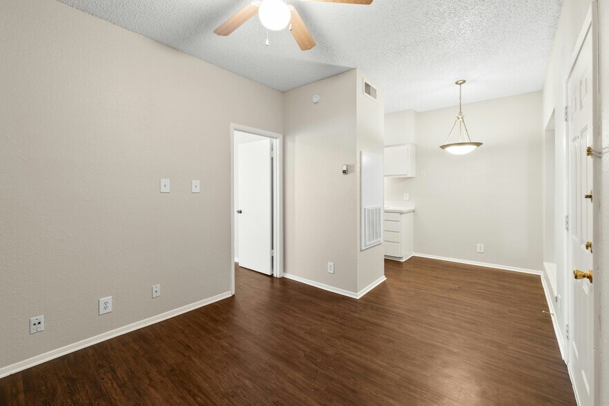 More Photos Of 2818 Nueces St, Austin Apartments For Sale
