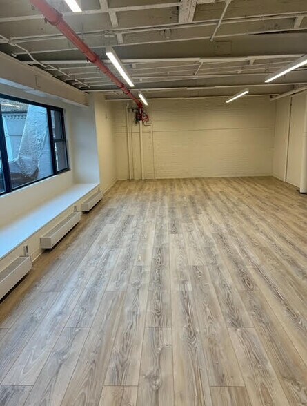 More Photos Of 53 Pearl St, Brooklyn Office Residential For Sale