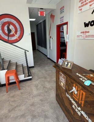 More Photos Of 32503 Tamina Rd, Magnolia Showroom For Lease