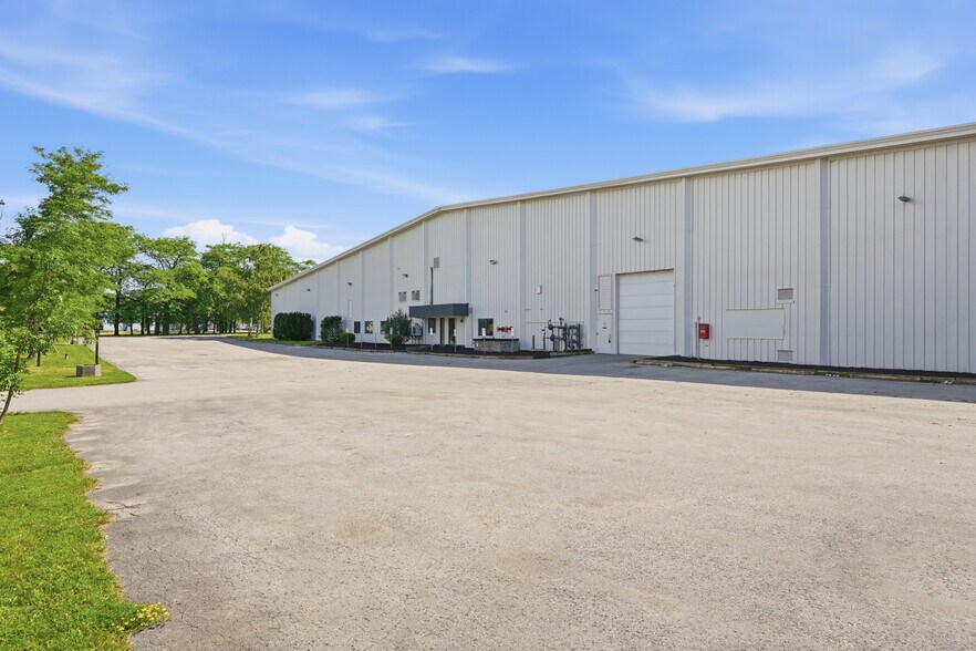 More Photos Of 6040 Progress St, Niagara Falls Warehouse For Lease