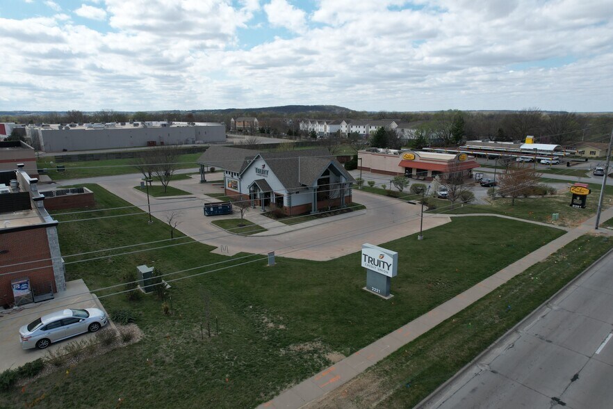 More Photos Of 2221 W 31st St, Lawrence Bank For Sale