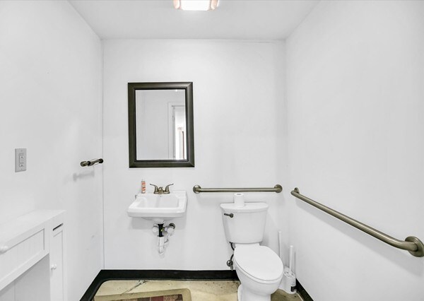 More Photos Of 3612 W Bloomington Rd, Champaign Truck Terminal For Sale