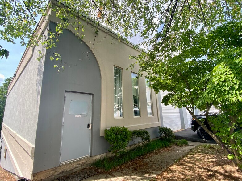 More Photos Of 7964 Conell Ct, Lorton Showroom For Sale