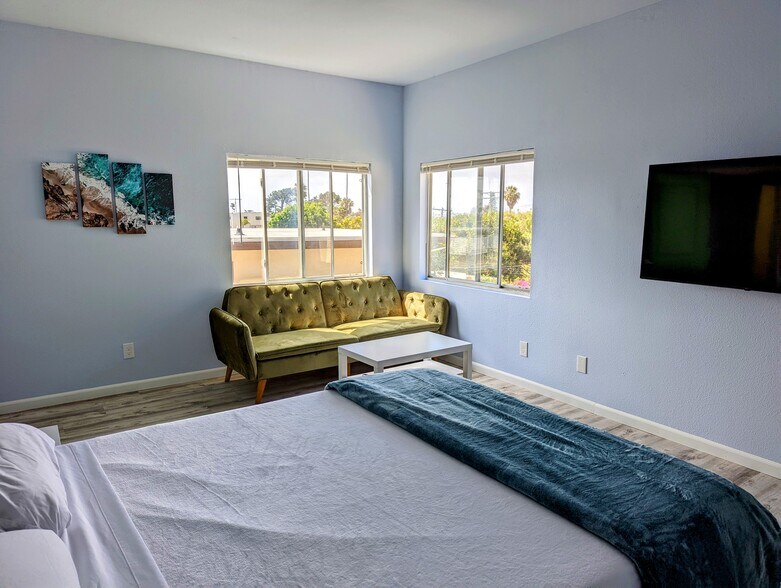 More Photos Of 4934-4936 W Point Loma Blvd, San Diego Apartments For Sale