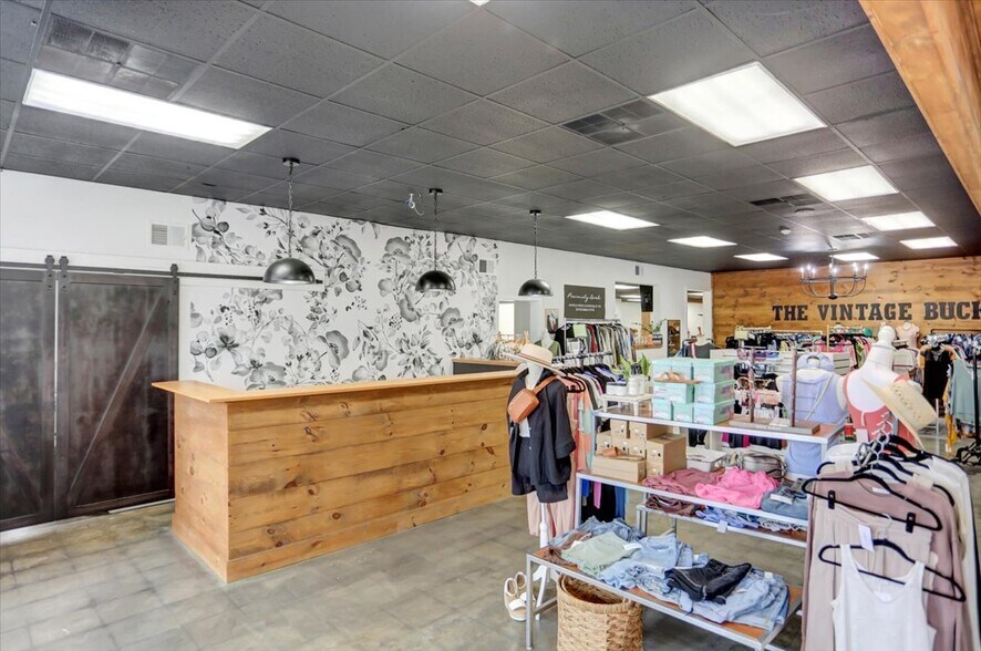 More Photos Of 140 W Orange St, Shippensburg Storefront For Sale