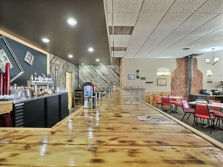 More Photos Of 203 E Cleveland St, Sundance Storefront Retail Office For Sale