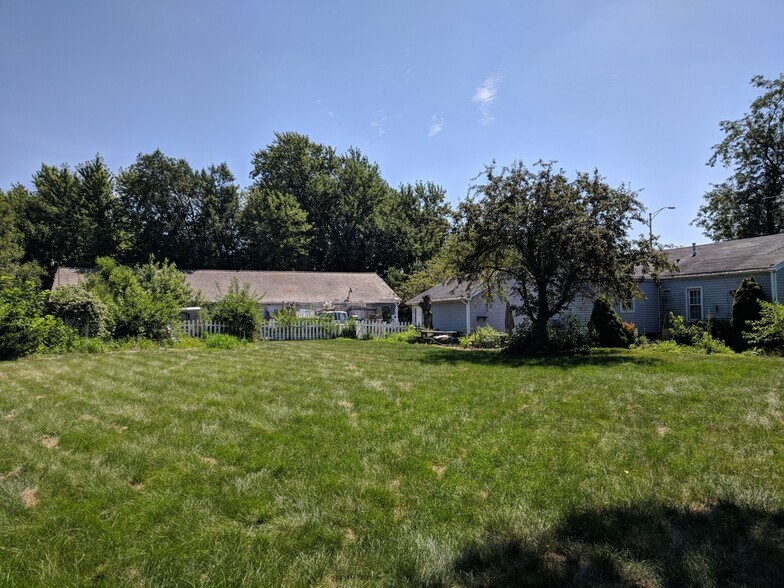 More Photos Of 21926 W Taylor Rd, Plainfield Industrial For Sale