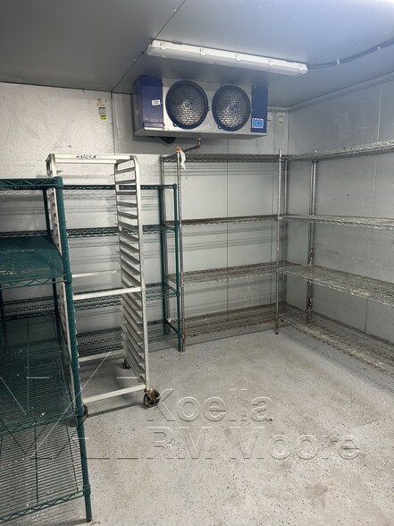 More Photos Of 10321 Chapman Hwy, Seymour Restaurant For Sale