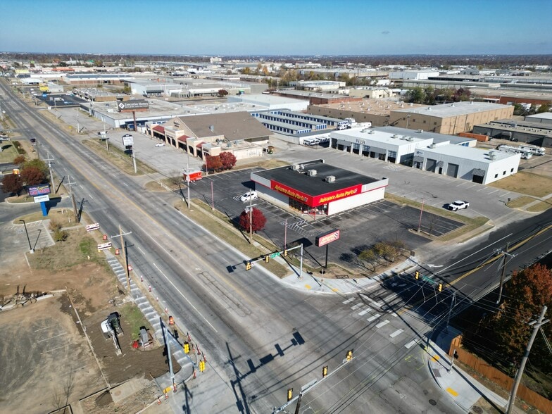 Primary Photo Of 4461 S Sheridan Rd, Tulsa Freestanding For Lease