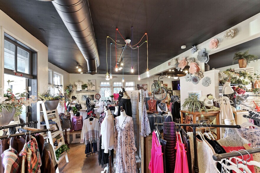 More Photos Of 219 Main St, Murphys Storefront For Sale